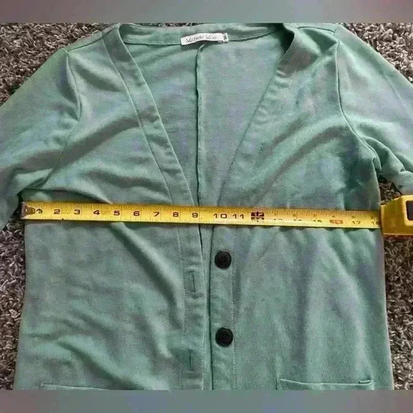 “Emerald Elegance: Long  Green Button-Up Cardigan” - Picture 3 of 6